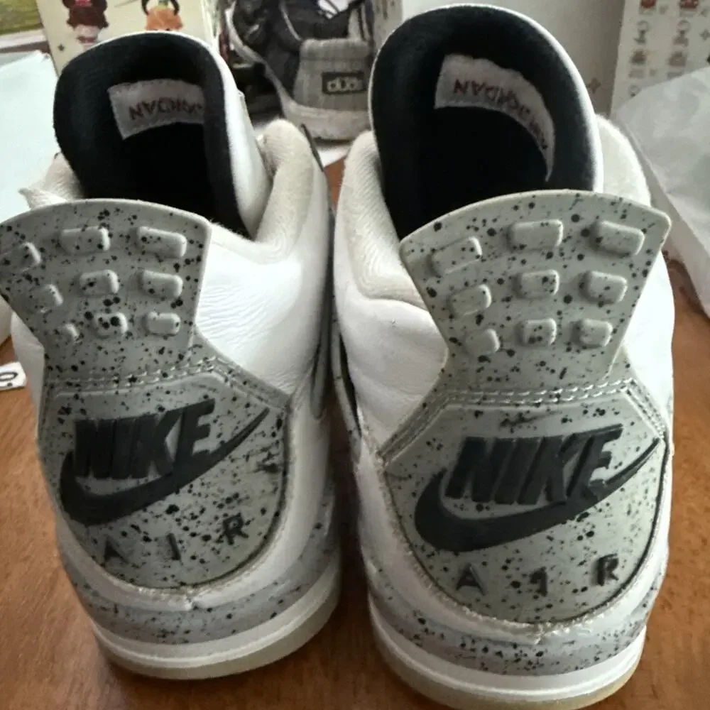 Size 9 - Jordan 4 Retro OG Mid White Cement 2016